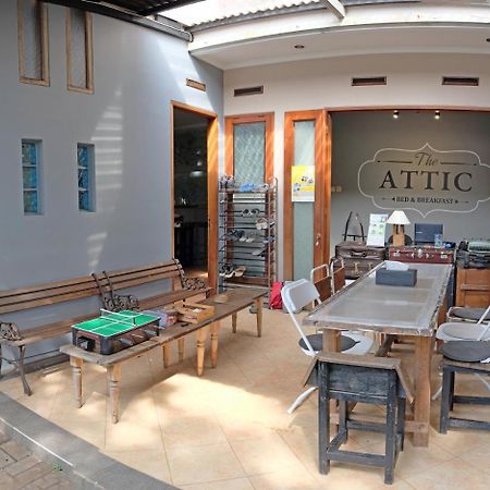 The Attic Bed & Breakfast Bandung Exteriör bild