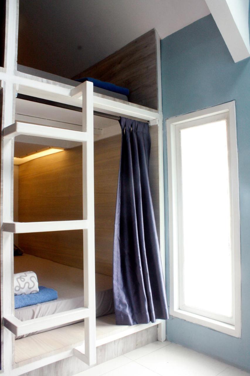 The Attic Bed & Breakfast Bandung Exteriör bild