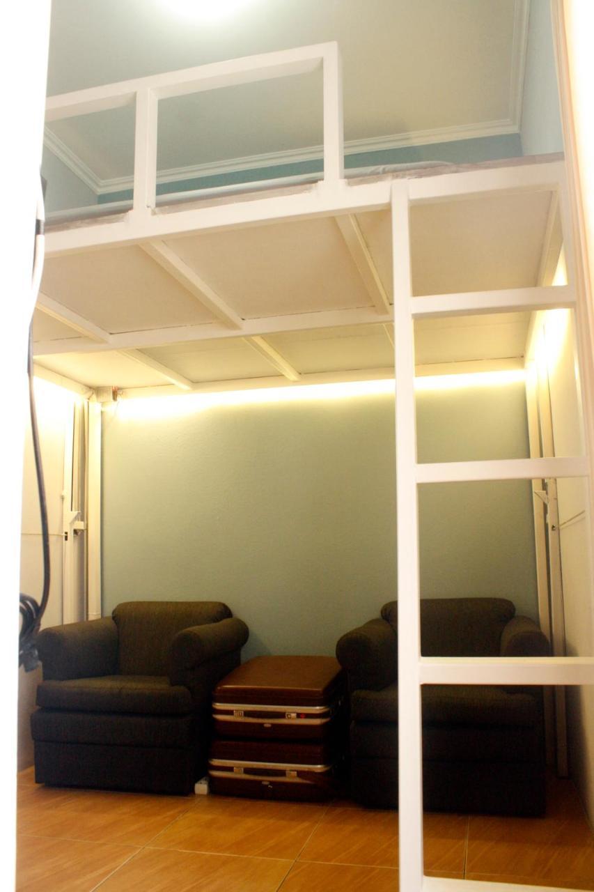 The Attic Bed & Breakfast Bandung Exteriör bild