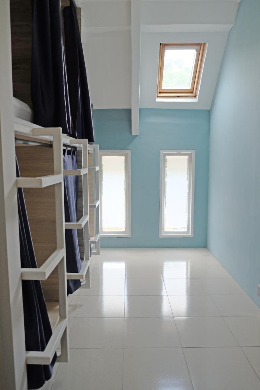 The Attic Bed & Breakfast Bandung Exteriör bild